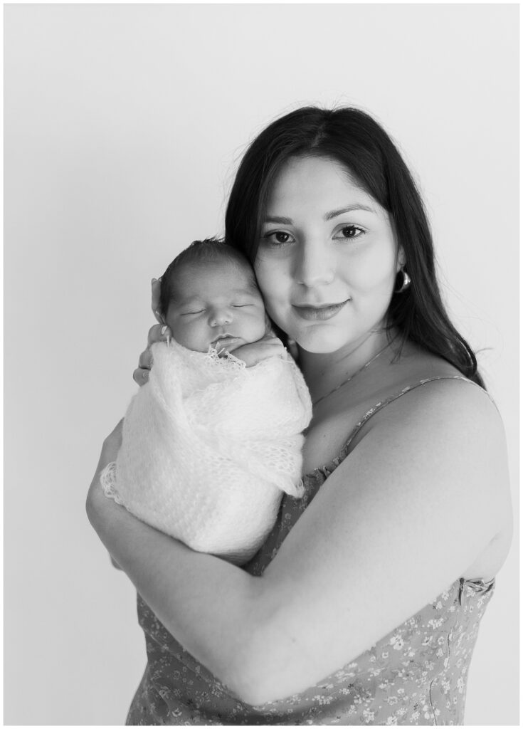 Newborn Lifestyle Photography Session Family Photographer Maria cordova photography